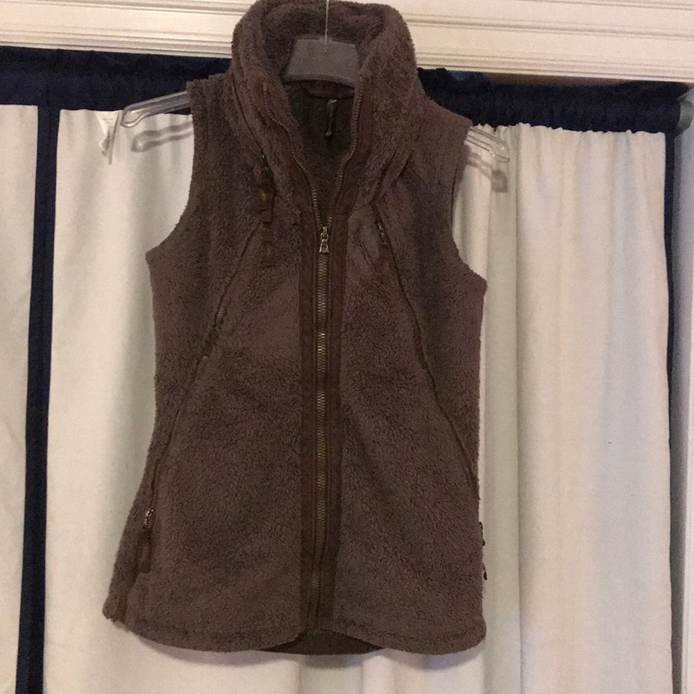 KUHL vest